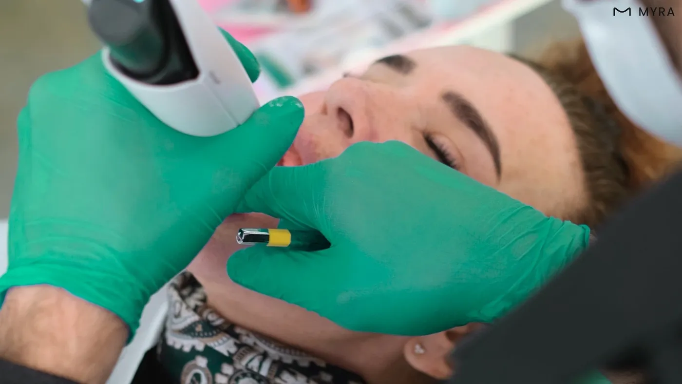 Antalya Myra Dental kliniğinin modern dış görünümü