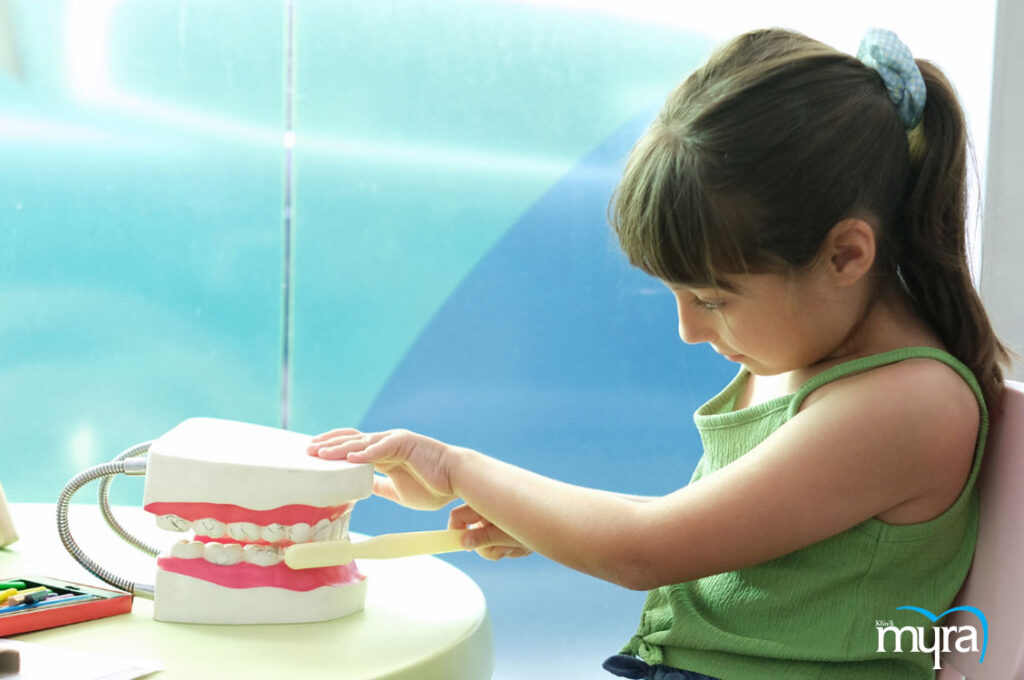 bebek diş çürüğü, Bebek ve Çocuklarda Diş Çürüğü Belirtileri ve Tedavisi