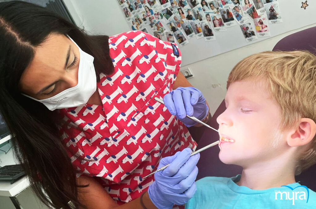 , Çocuklarda Diş Çekimi: Kalıcı Dişler ve Süt Dişi Çekimi ile İlgili Bilmeniz Gerekenler